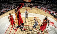 开云APP-当高卢雄鸡横扫日耳曼战车，C罗在德甲争冠夜的意外接管