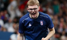 开云体育在线-英格兰队横扫法国队，张本智和关键制胜的简单介绍