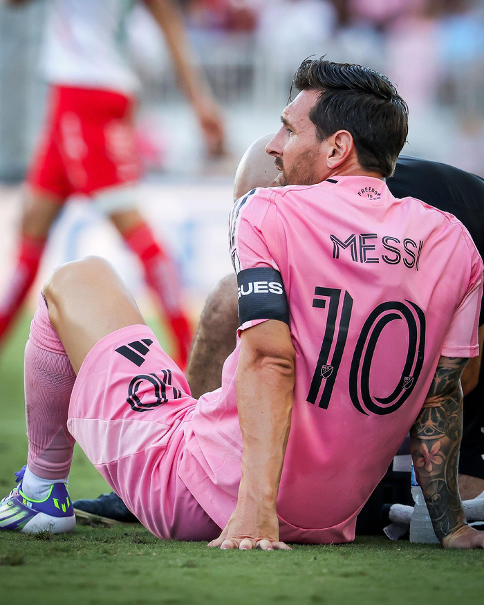 梅西遭遇尴尬失误,巴萨遭遇惨败 梅西遭遇尴尬失误,巴萨遭遇惨败