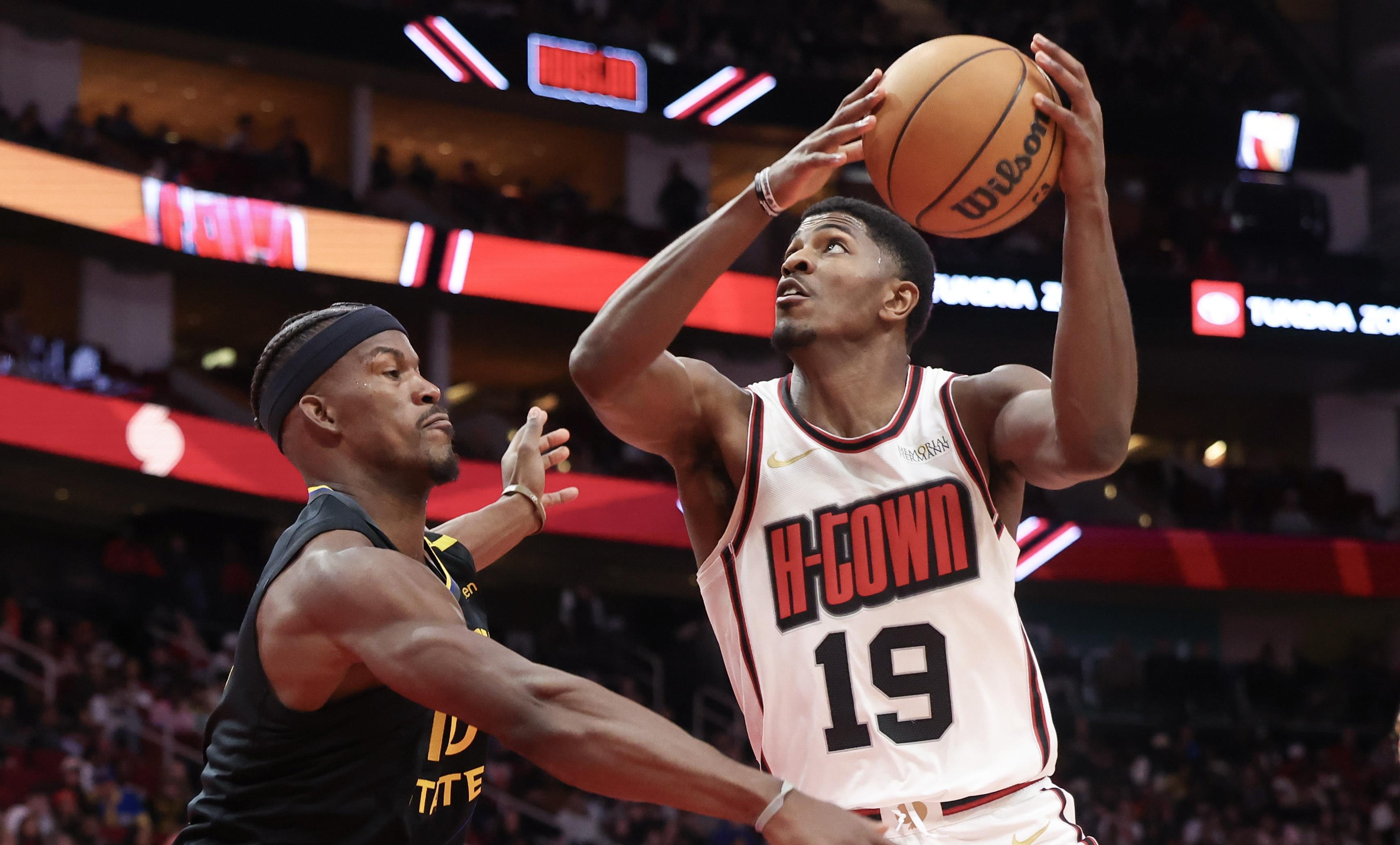 火箭队险胜:核心球员再次崭露头角的简单介绍 火箭队险胜:核心球员再次崭露头角的简单介绍