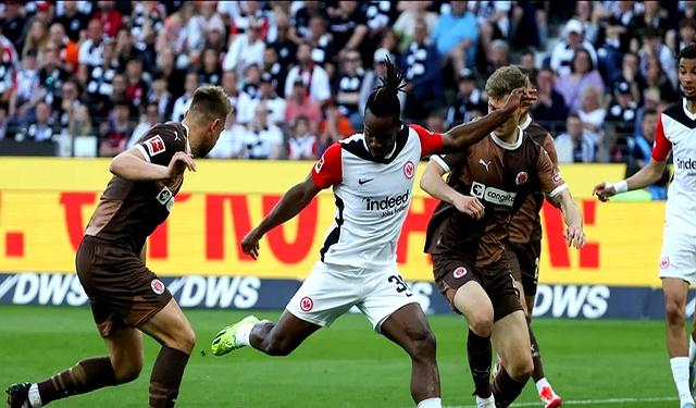 包含弗赖堡客场遭遇失利，保级形势严峻的词条