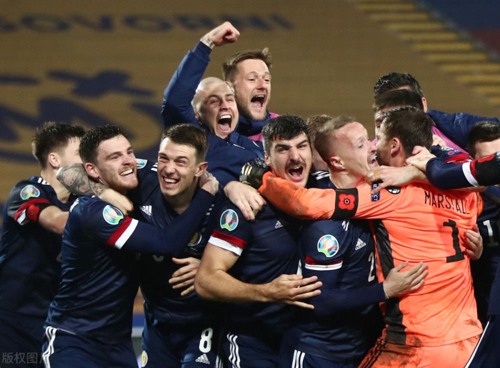 荷兰胜巴哈马，继续领先，锁定欧洲杯资格