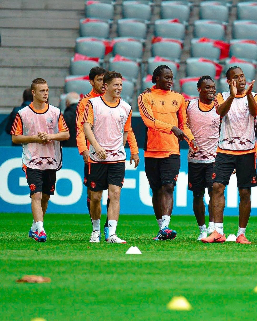 包含拜仁小组境遇堪忧的词条