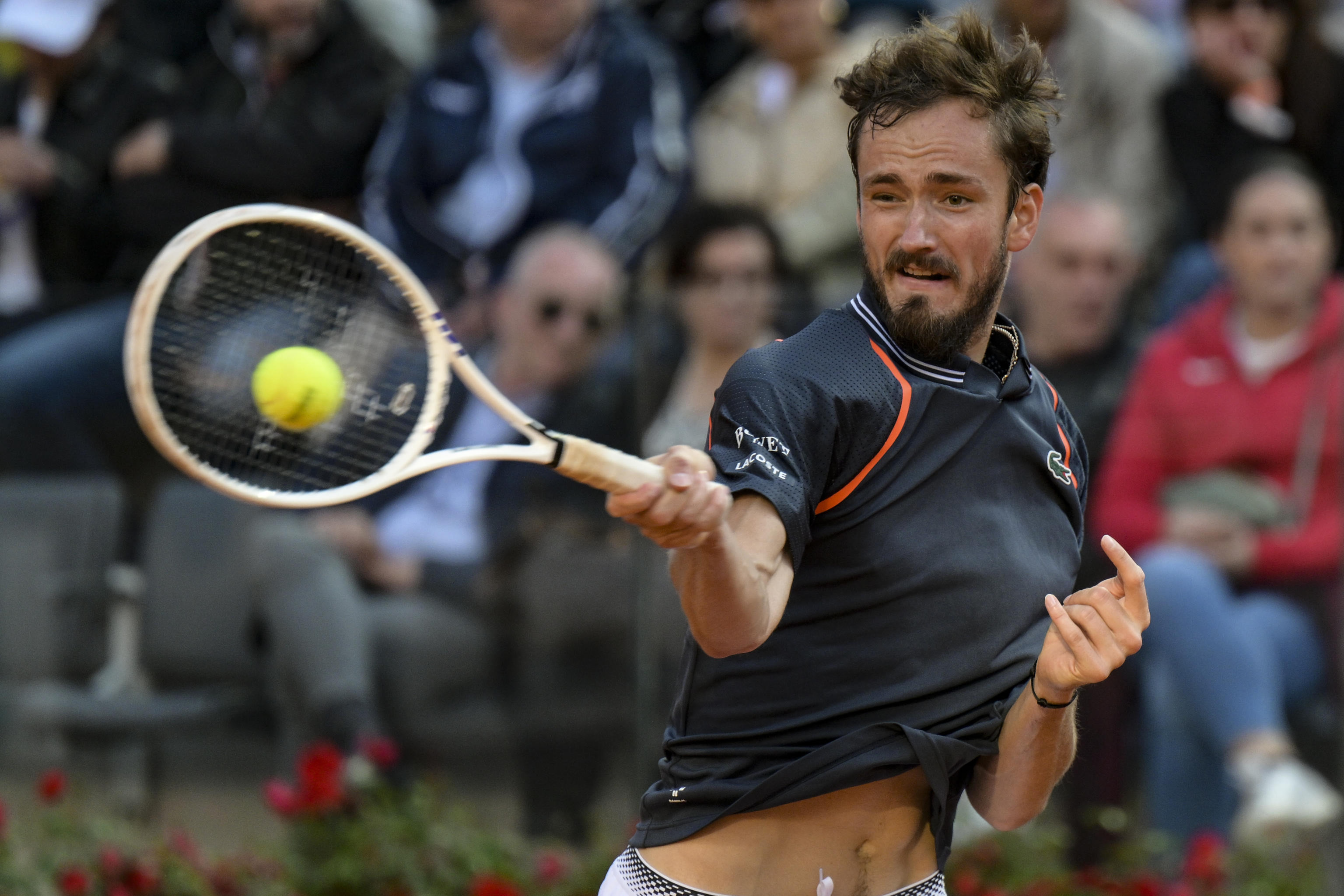 德国网球队横扫英国网球队，梅德韦杰夫统治全场的简单介绍