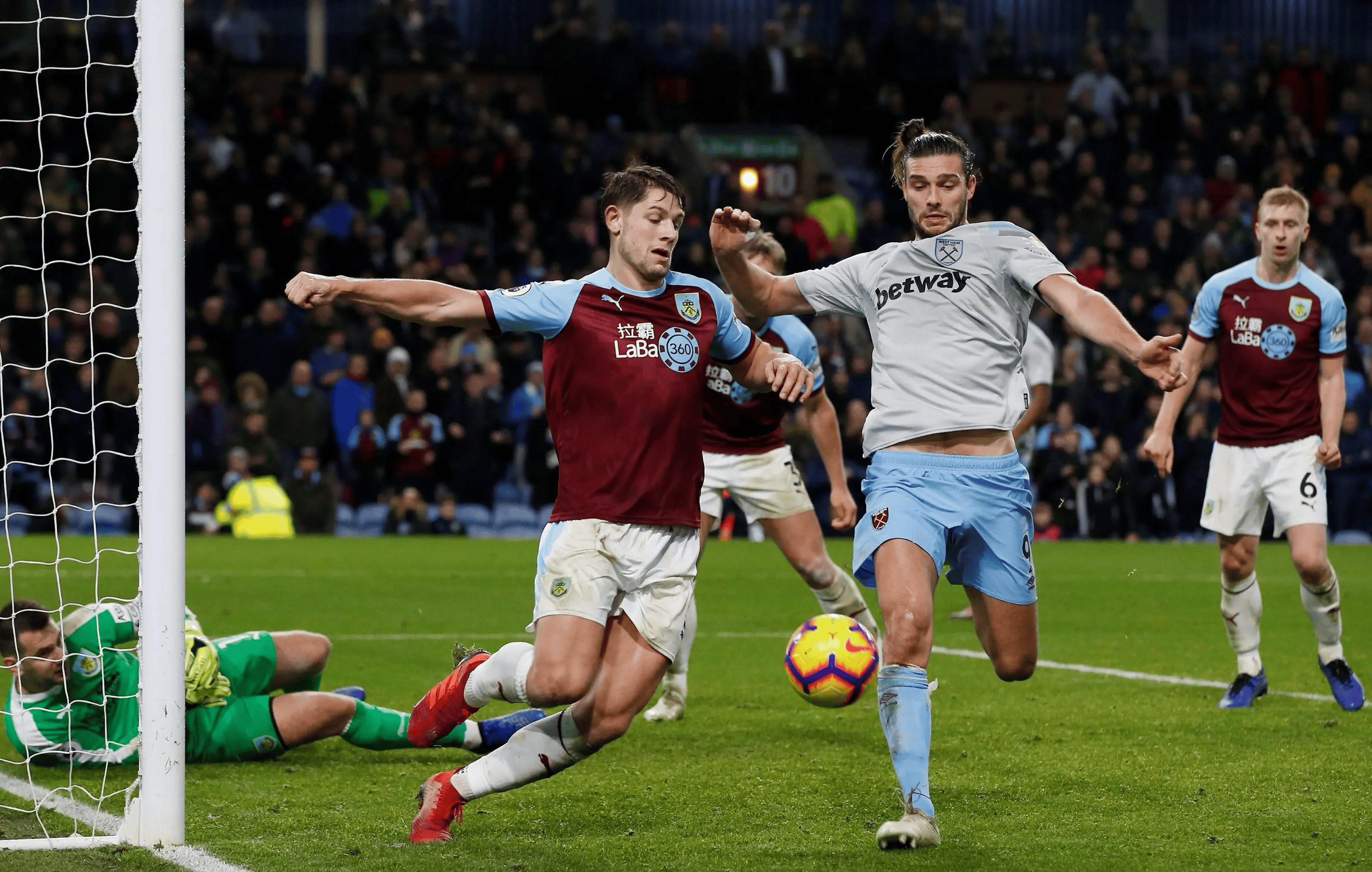 关于比利亚雷亚尔遭遇主场失利，积分下滑的信息