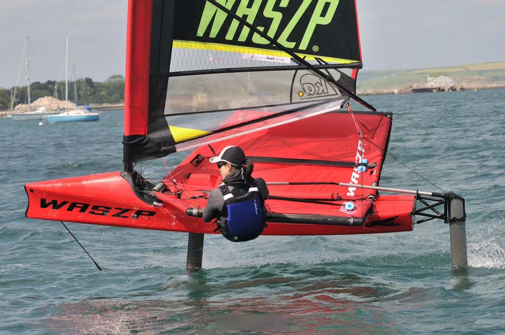 新西兰代表团在赛艇比赛中取得佳绩