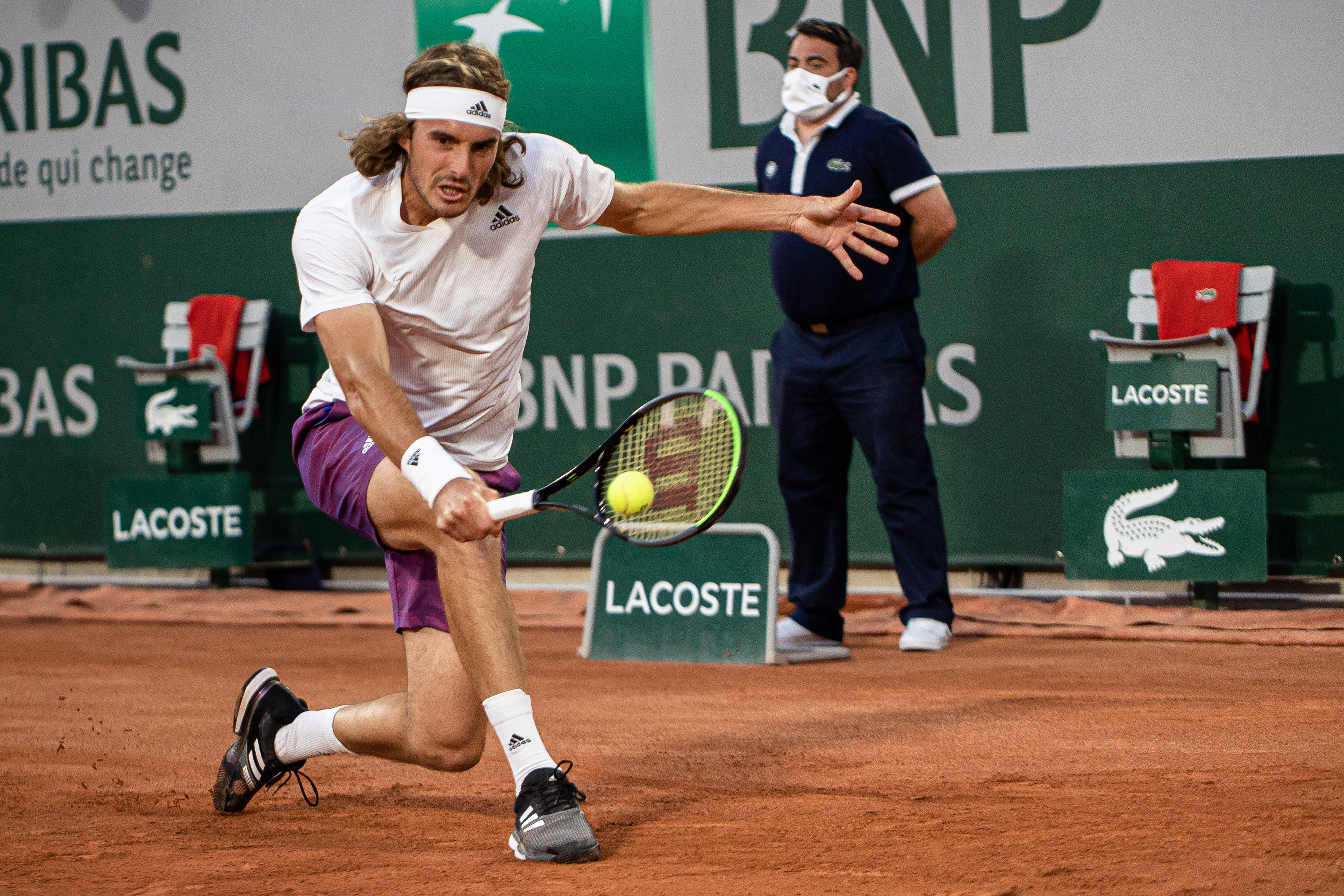 包含澳大利亚网球队险胜欧洲网球队，西西帕斯制霸全场的词条