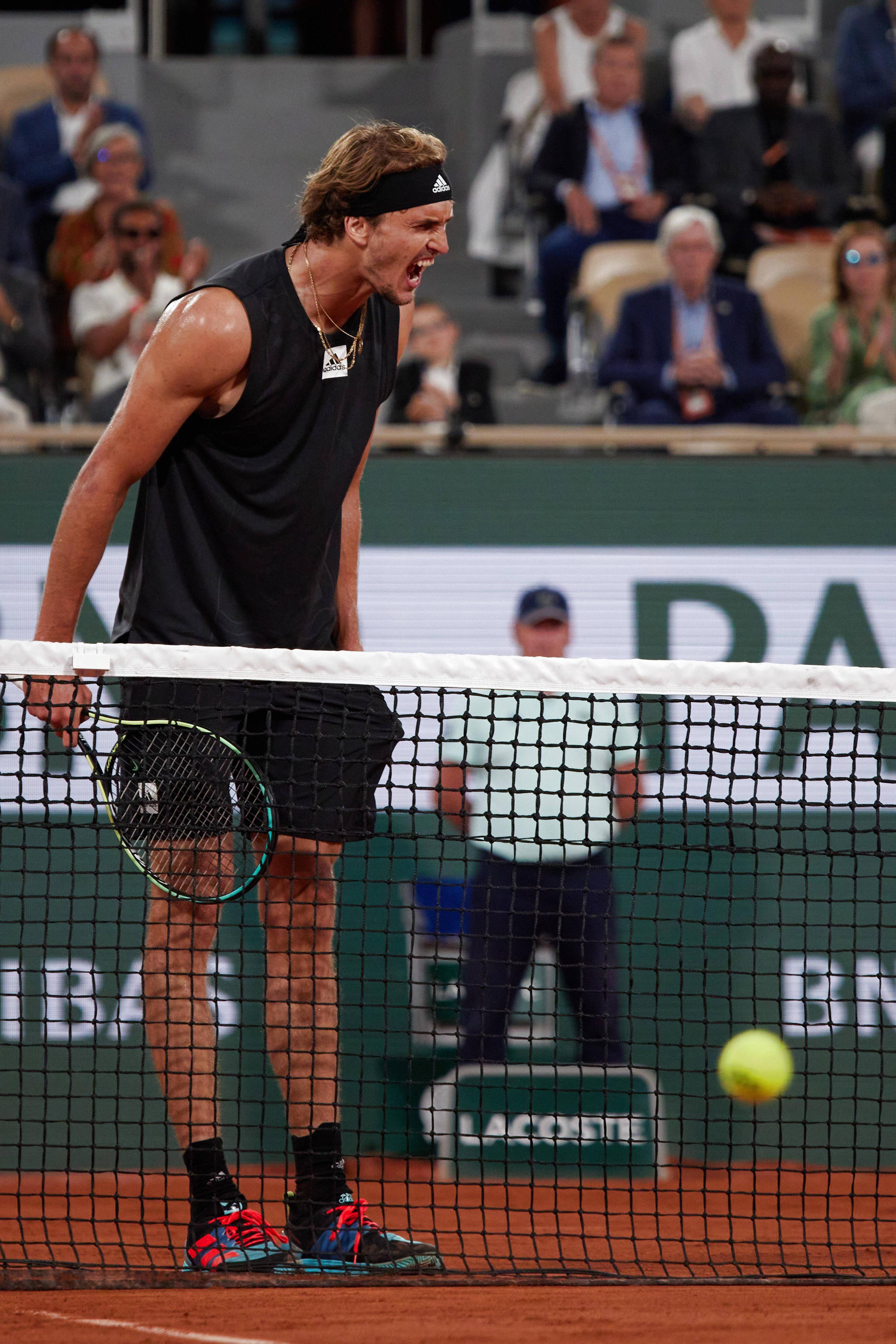 欧洲网球队轻取意大利网球队，兹维列夫送出助攻的简单介绍