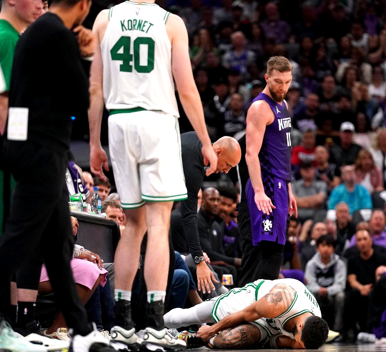 雄鹿轻取热火B队，萨博尼斯绝境逆转