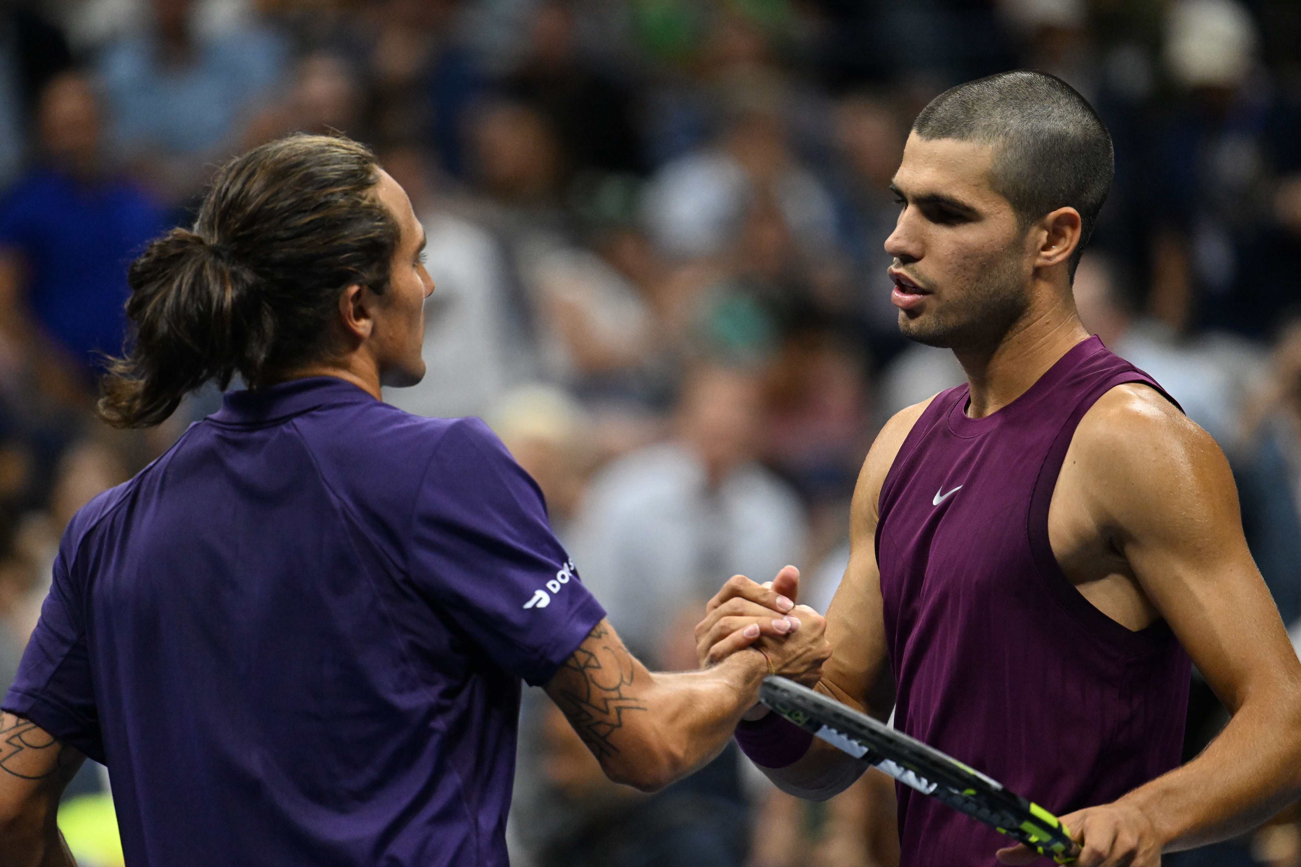 关于英国网球队完胜日本网球队，阿尔卡拉斯绝境逆转的信息