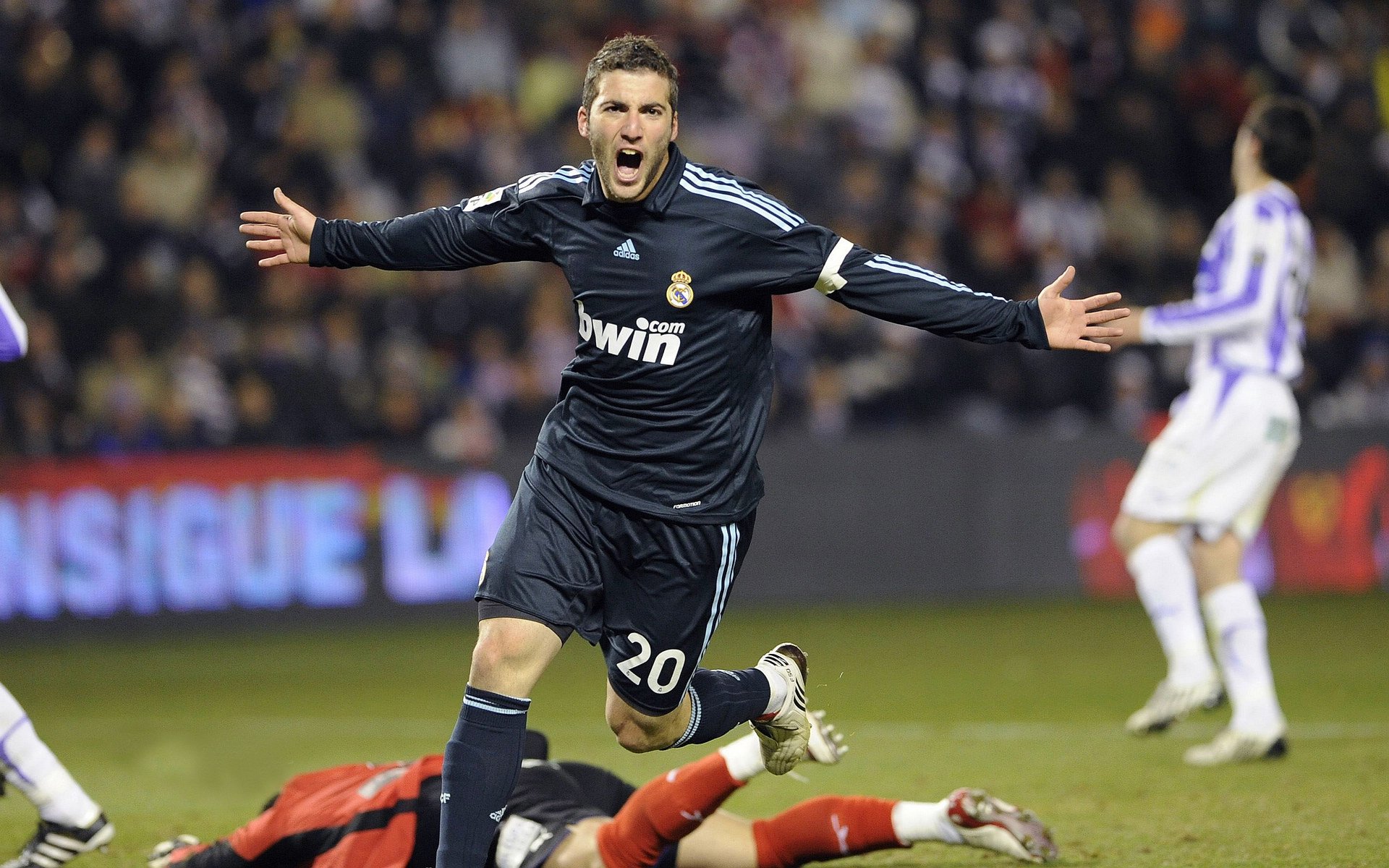 极速与羽翼，当F1争冠焦点战遇见�1生死战