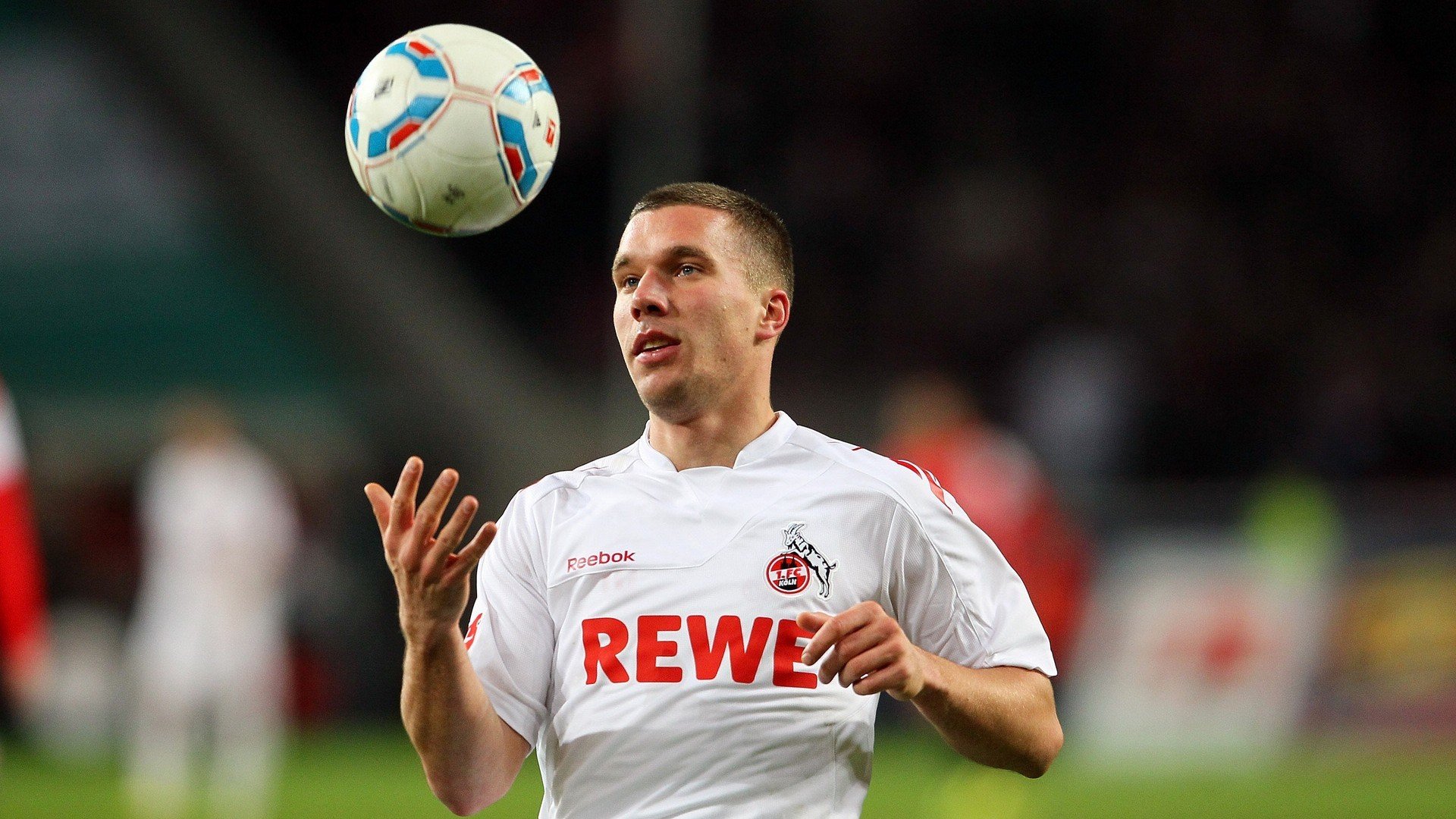 拉沃尔杯的团队魔力，为何德约科维奇在此的碾压式高光胜过法网独行？